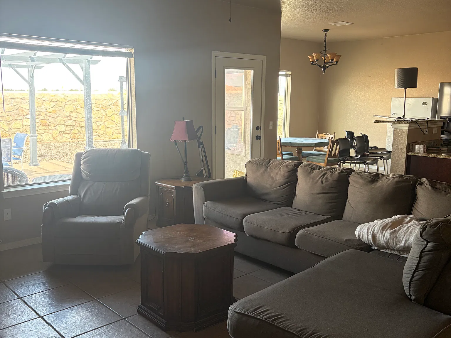 3 bed, 1757 sqft, $1,700 — Photo 2