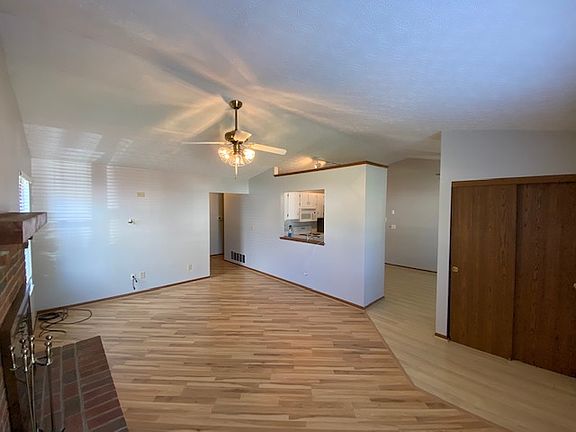 5th image of 4163 Berrybush Dr