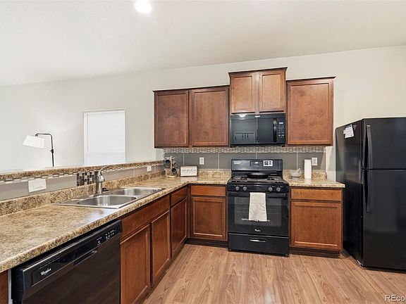 4th image of 1676 Taos Street