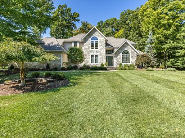 8728 Virginia Dr, Westfield Center, OH 44251