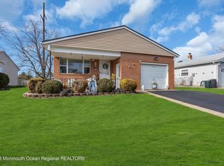 146 Torrey Pines Dr, Toms River, NJ