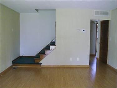 4th image of 1676 Warchester Ave