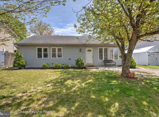 31 Tiller Dr, Barnegat, NJ 08005