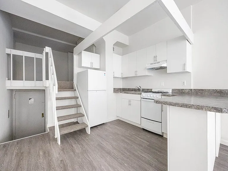 88 Fulton St #127 — Photo 4