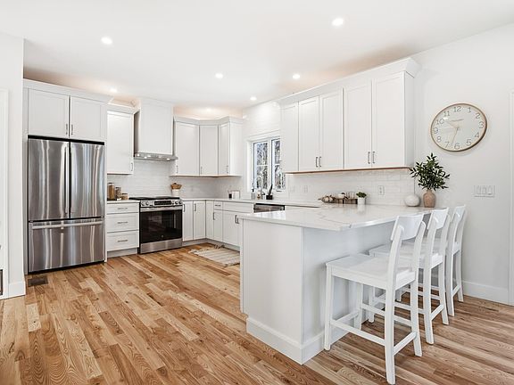 2nd image of 25 Carroll Street