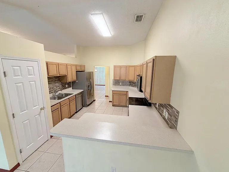1613 SW Whipple Ave — Photo 18