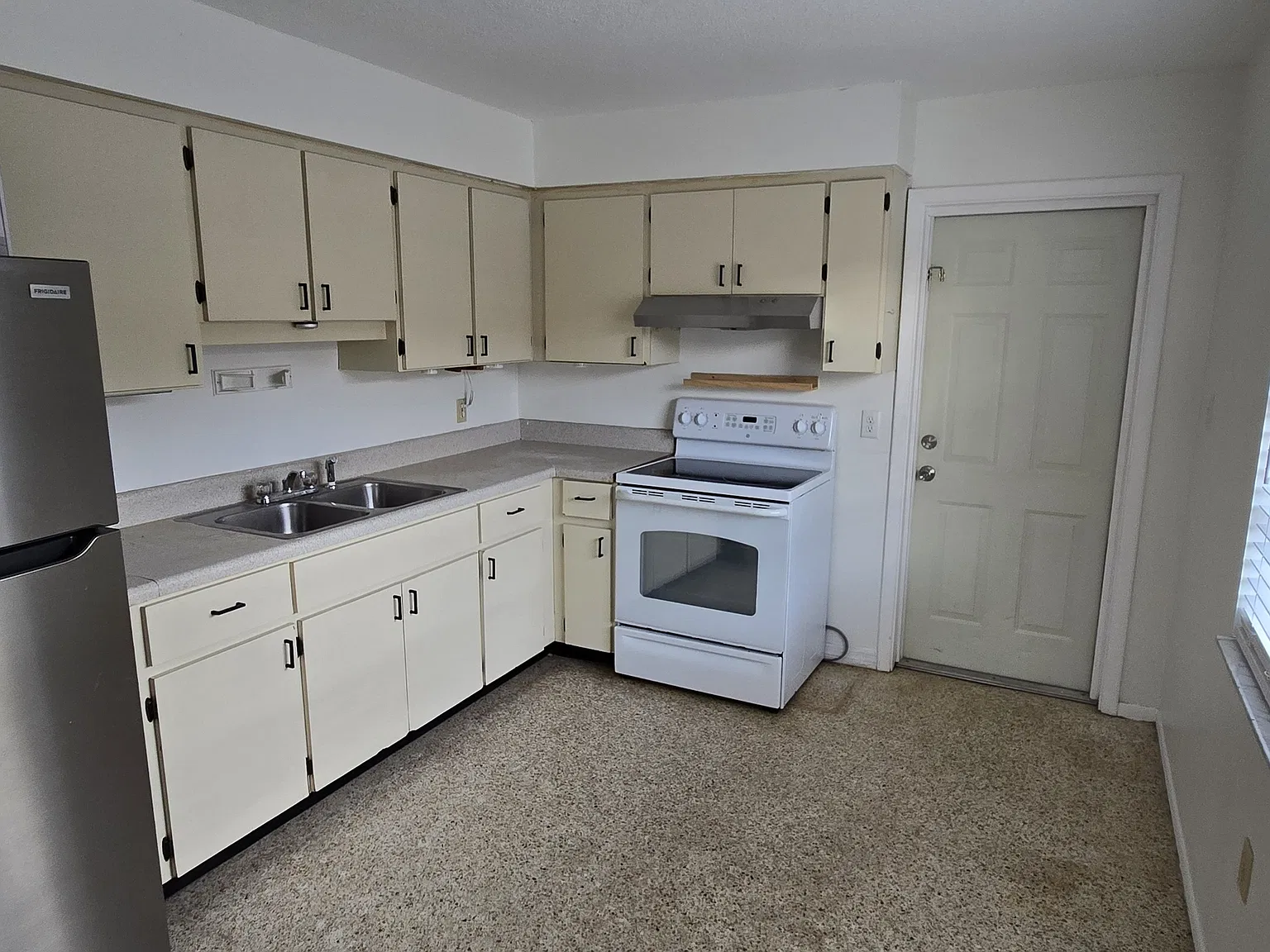 5012 22nd Street West - A — Photo 2