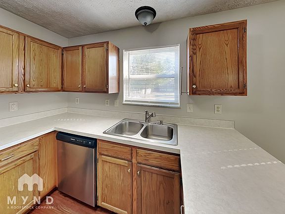 3rd image of 3064 Olympic Club Dr