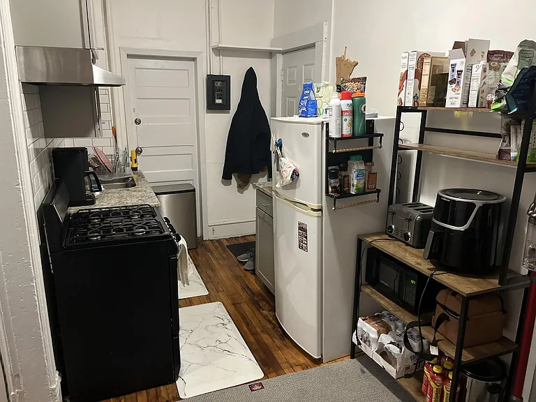 1435 Marshall St NE #3 — Photo 3