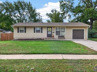 3201 SW 31st St, Topeka, KS 66614