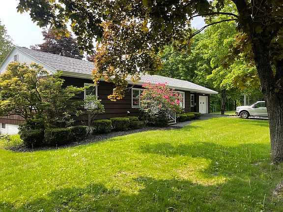 4th image of 61 Saint John St