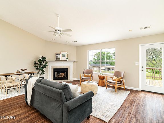 4th image of 6844 Pemmbrooke Shire Ln