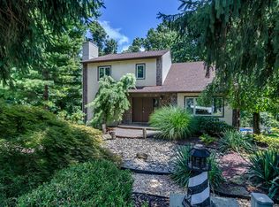 8 Grimal Ct, Randolph, NJ 07869