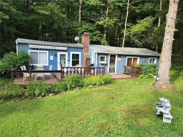 37 Maple Ln, Varysburg, NY 14167