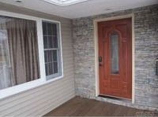 17 Ronald Ln, Sayville, NY 11782
