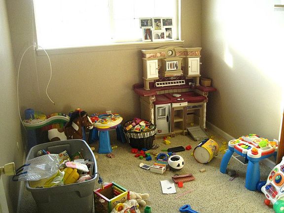 2nd image of 722 E 19th St