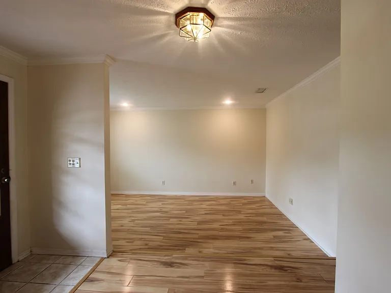 818 Druid Hills Rd — Photo 2