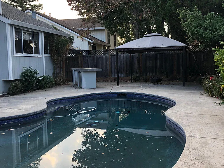 112 Garrett Dr — Photo 2