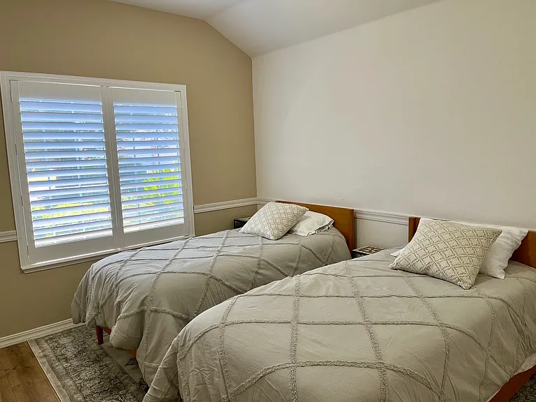 1174 E Kenosha Ave — Photo 9