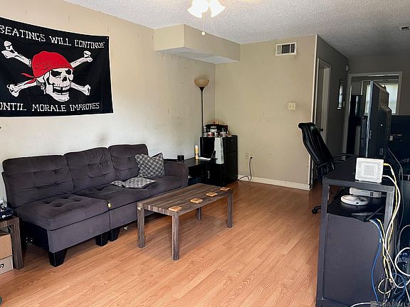 2nd image of 1722 Brightside Dr APT B
