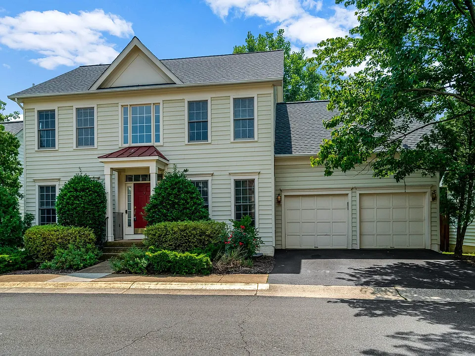5372 Chieftain Cir