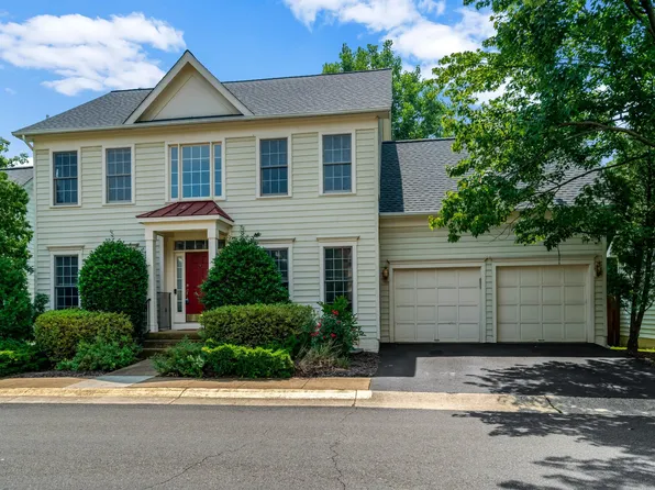 5372 Chieftain Cir, Alexandria, VA 22312