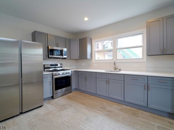 26 Sheridan Ave FLOOR 1
