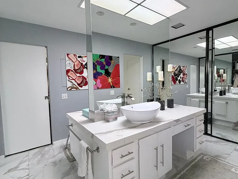 135 Desert West Dr — Photo 13