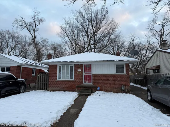 29537 Hazelwood St, Inkster, MI 48141