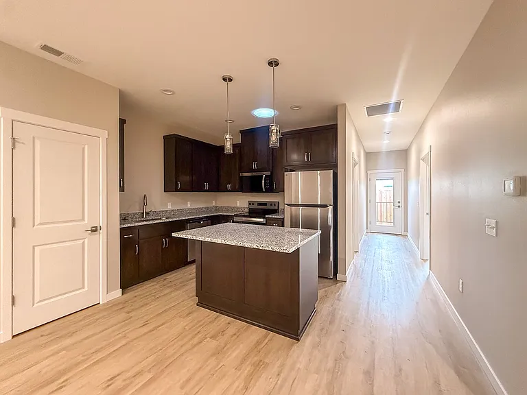 5534-5564 Skyline Rd S — Photo 82