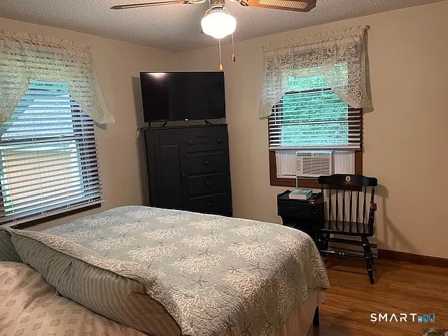 3 bed, 1.5 bath, 1190 sqft, $1,500 — Photo 4
