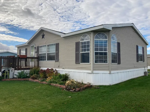 4332 Tavistock Dr, Wayland, MI 49348