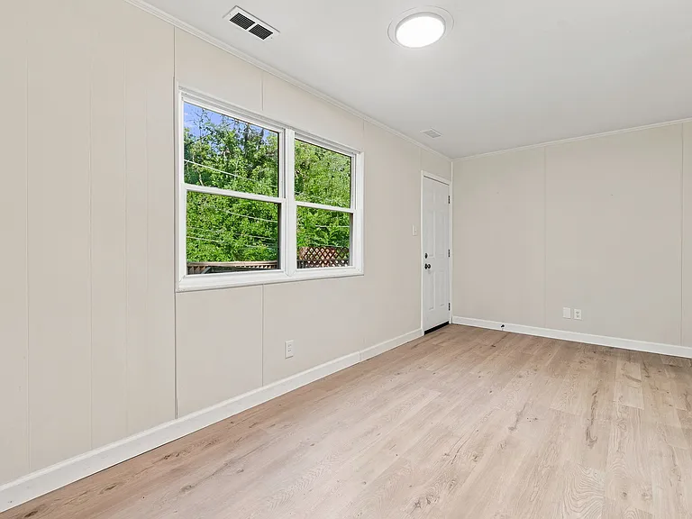 2216 Jackson Dr — Photo 7