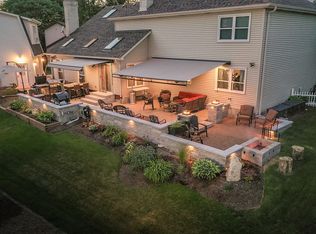 1443 Halladay Ct, Batavia, IL 60510