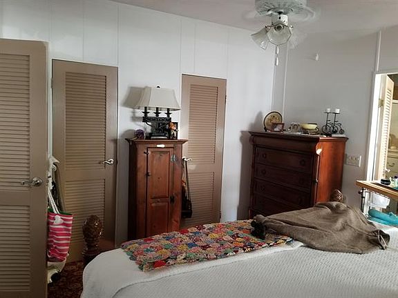 2nd image of 6655 NE 6th Pl