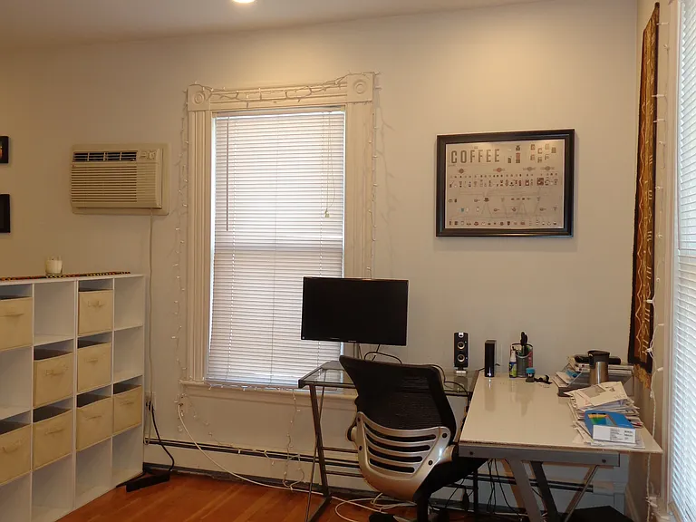 17 Centre St #2R — Photo 6