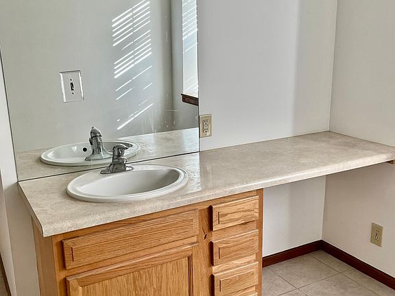 4th image of 4837 Lowell Ave APT 1