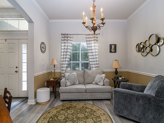 3rd image of 110 Savannah Pl