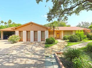 304 Inverness Rd, Laredo, TX 78041