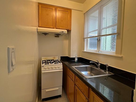 5th image of 826-838 Jackson St #307