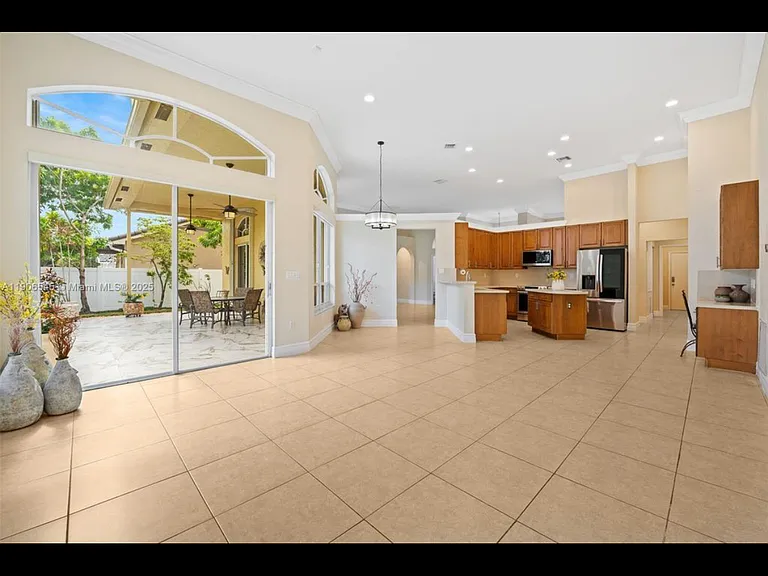 1873 NW 139th Ave — Photo 7