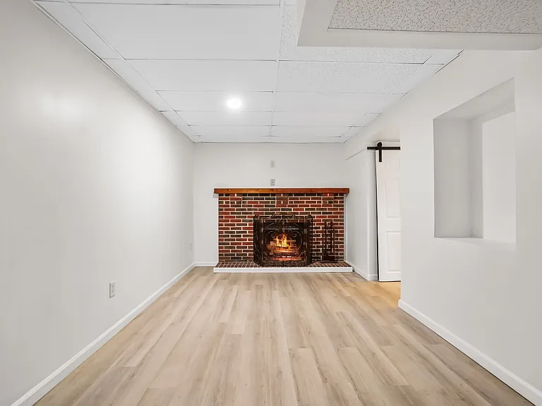10214 Millstream Dr — Photo 23