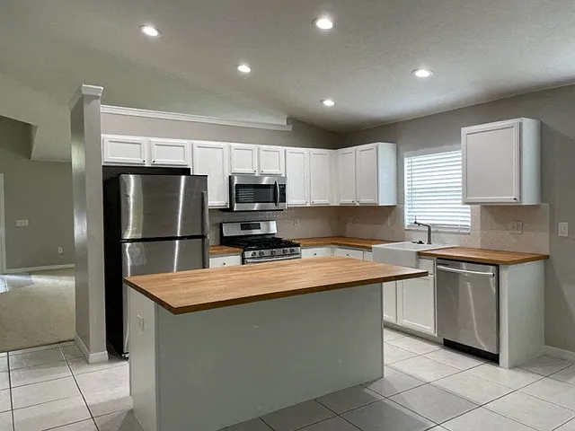 4482 Lisette Cir — Photo 2