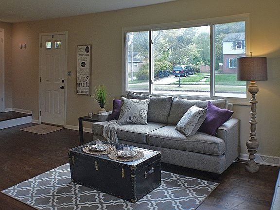 5th image of 1203 Coral Dr