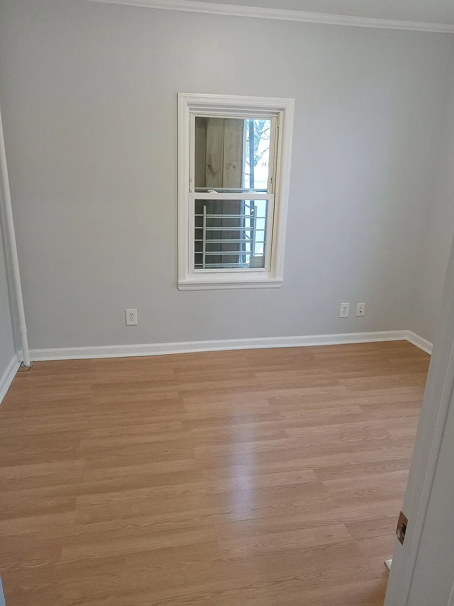 Building Photo - 34 Van Cortlandt Park Ave #2