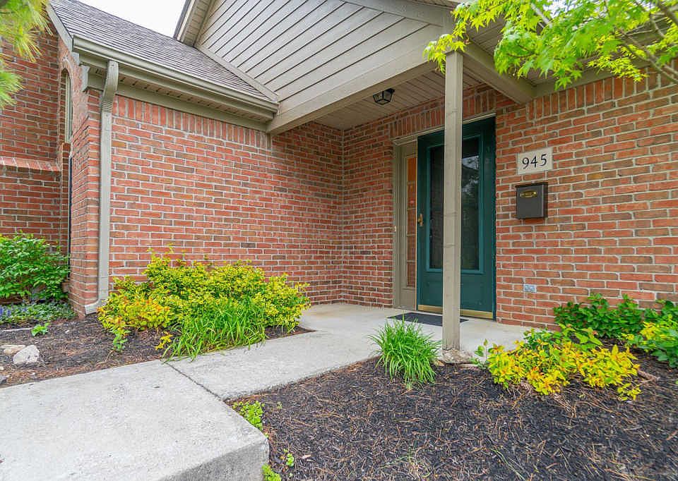 1st image of 945 Village Brook Way