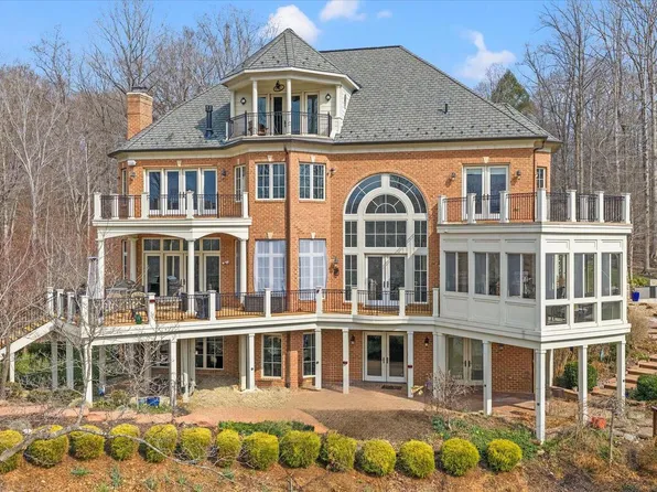 10036 Lake Occoquan Dr, Manassas, VA 20111