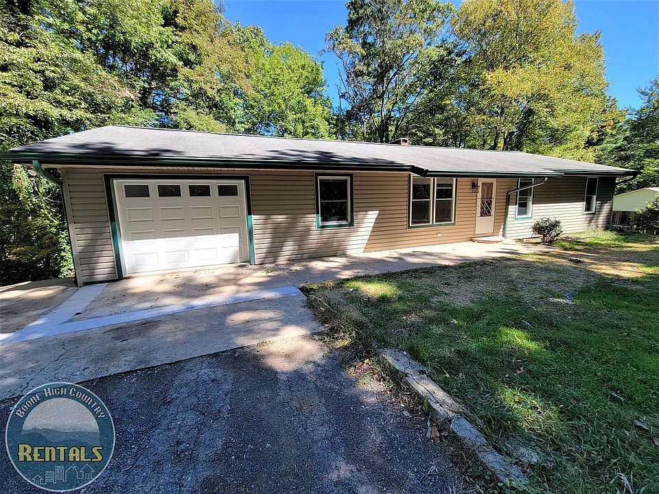733 Forest Hill Dr