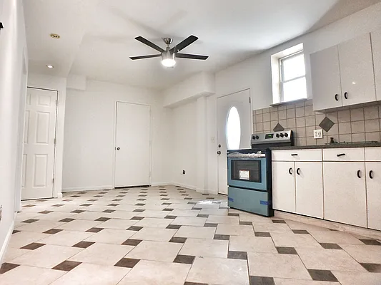 Rented by MAC Realty NY | media 27