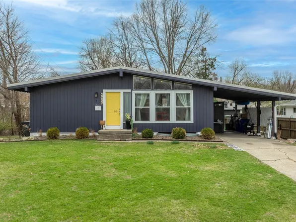 2237 Evergreen St NE, Cedar Rapids, IA 52402